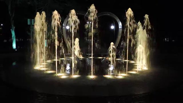 Анапа • Фонтан «Сердце Влюбленных» 3