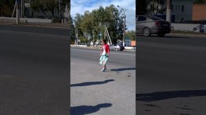 Голосующая девочка пьяная в дрова чебоксары