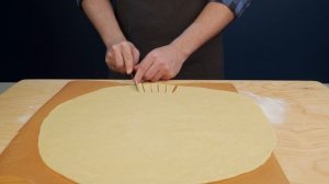 Пирог с сосисками