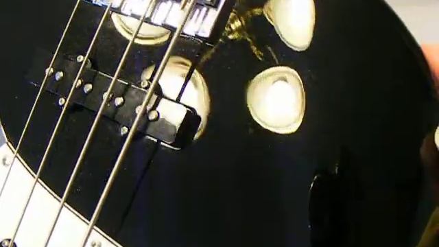 Fender Jazz Bass MIJ Geddy Lee Condition of Finish.AVI смотреть онлайн