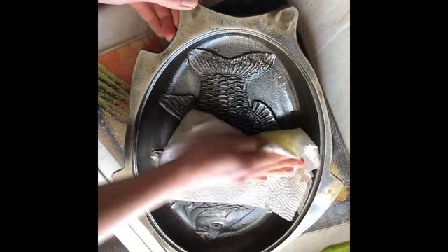 Подготовка новой чугунной сковороды к первому использованию смотреть онлайн