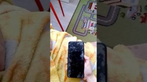 телефон поко м5 потекла матрица ?
