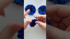 Вязаный цветок Василёк. Мастер-класс.