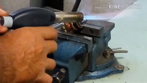 Как снять дорожку качения сломанного подшипника,с вала болгарки?