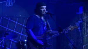 пылает за окном звезда