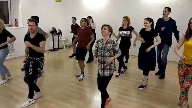 Танцевальная практика! Мигелито зажигает :-) David Calzado "Chera Mia" смотреть онлайн