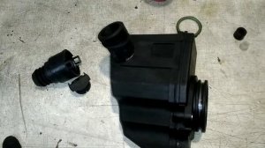 Маслоотделитель Volkswagen Golf 4 1.6 L ??