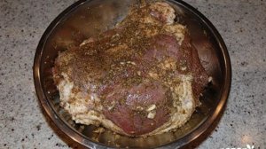 Запеченная баранья нога в рукаве