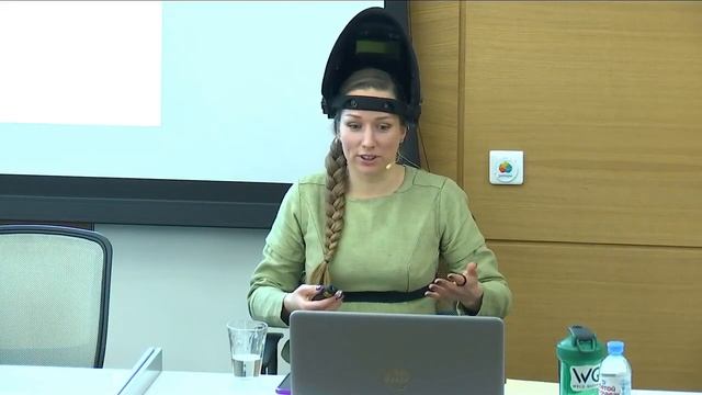 Лекция "Королевы сварки" Александры Weldqueen в рамках проекта "Актуальная Россия: искусство памяти смотреть онлайн