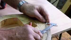 Необычный светильник из торцевого спила