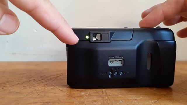 Cámara Olympus Infinity Zoom 80 de 35mm смотреть онлайн