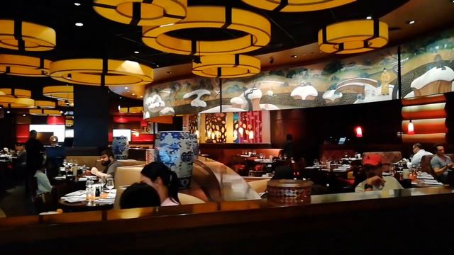 NEW ATTRACTIONS IN DUBAI 2020 | BLUEWATERS ISLAND, COCA COLA ARENA AT CITYWALK | ATLANTIS & MOE TOU смотреть онлайн