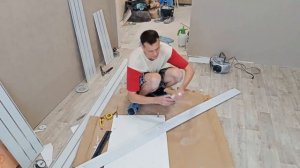 Как вставить последнюю панель/ремонт в ванной #ремонт #ванной #потолок