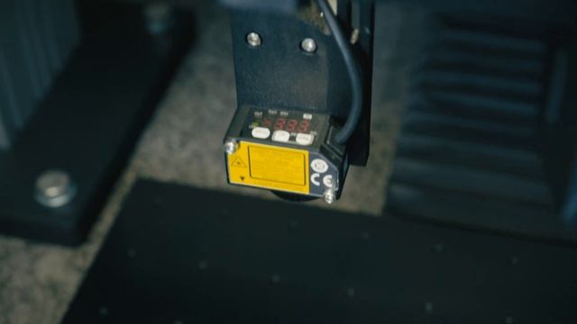 Уникальная разработка для маркировки! Обзор Российского лазерного маркера SharpMark Fiber YVO4 UV7