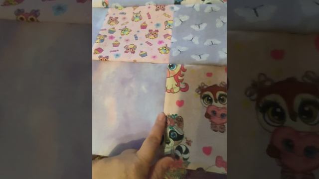 Два одеяла сшиты по одному и тому же способу. смотреть онлайн