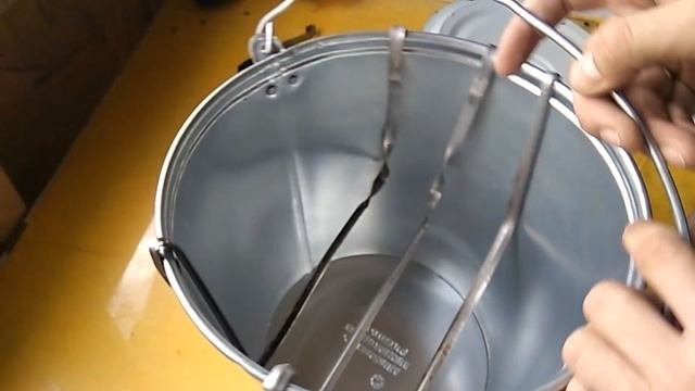 Нереально крутая самоделка из ОБЫЧНОГО ВЕДРА! Сделай и себе простое и полезное приспособление