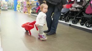 Детский мир - выбираем коляску для кукол и подарок на 8 марта