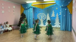 Танец ёлочек в детском саду