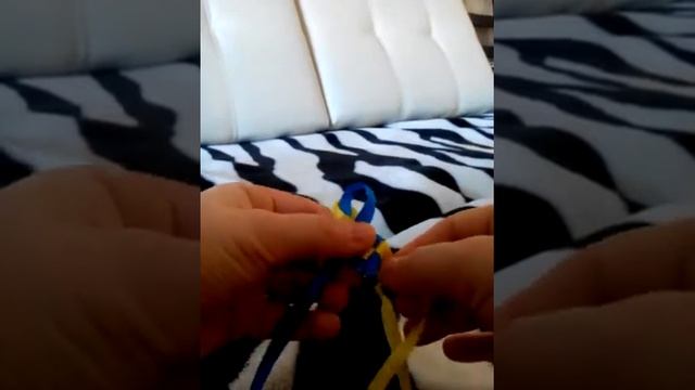 Как сделать фенечку из 2-х ленточек