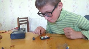Самодельные моторчики из подручных средств с детьми из интерната.