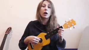 Как играть песню "Маленькая ёлочка" на укулеле. Новогодние песни