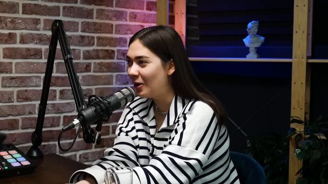 ГОЛОДАЛА, А РОДИТЕЛИ ШИКОВАЛИ – ВЗРОСЛАЯ ЖИЗНЬ // Подкаст "Дешевые драмы"