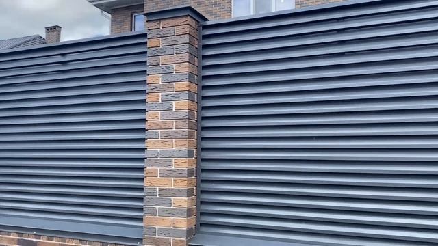 ЗАБОР ЖАЛЮЗИ. КРАСИВЫЙ ЗАБОР. ЗАБОР НЕ КАК У ВСЕХ. #забор #заборжалюзи #заборыподключ #стройка смотреть онлайн