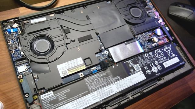 ThinkPad P1 Gen 6 SSD Upgrade смотреть онлайн