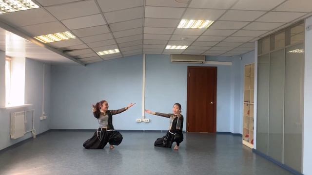 Kamli Kamli by Adisa Bolotova & Elena Radnaeva /Indian Dance Studio "Savitri"