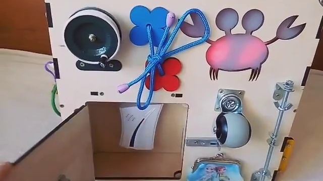 Бизибокс. Развивающая доска Монтессори в кубе смотреть онлайн