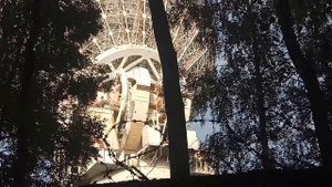 Антенна ТНА 1500 радиотелескопа РТ-64 «Медвежьи Озера». Поворот.