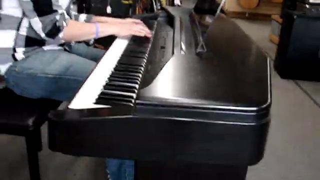 Yamaha Clavinova CVP-35 Digital Piano-Gravity Music Gear-Demo Video смотреть онлайн