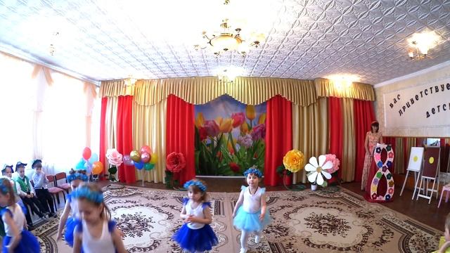 "БАЛ ВЕСЕННИХ ЦВЕТОВ" Утренник к 8 марта. 9 и 5 групп. смотреть онлайн