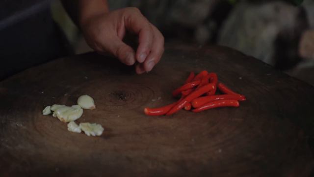 摘蓮藕，二弟做“涼拌蓮子”，口感脆嫩香甜開胃下飯｜Mukbang【鐵鍋視頻】