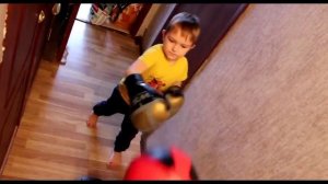 Кикбоксинг дома.