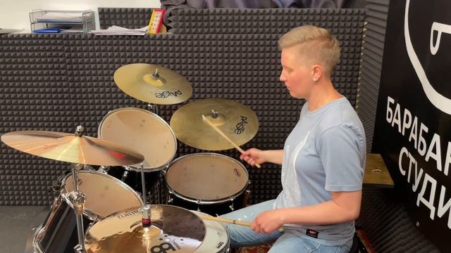 Неприкасаемые - Моя бабушка курит трубку. Кавер на барабанах. смотреть онлайн