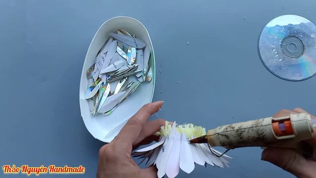 Làm Hoa Hướng Dương Bằng Đĩa CD | Make Sunflowers With CD | THẢO NGUYÊN HANDMADE смотреть онлайн