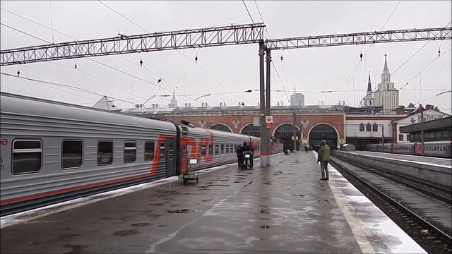ЧС7-243 со скорым поездом №49 Самара - Москва прибывает на Казанский вокзал смотреть онлайн