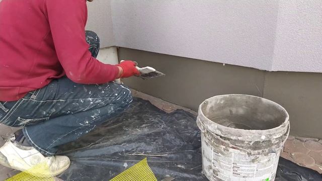 Утеплення фундаменту. Армування сіткою.
