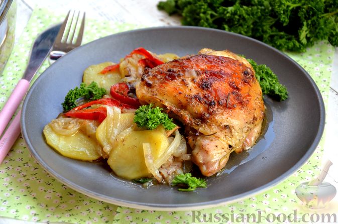 Курицы хочется и картошки немножко.
КУРИЦА С КАРТОШКОЙ ПОД ГОРЧИЧНЫМ СОУСОМ