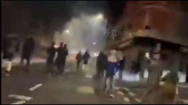 ⚡️Столкновения ультраправых сил и мигрантов набирают обороты в Великобритании #2