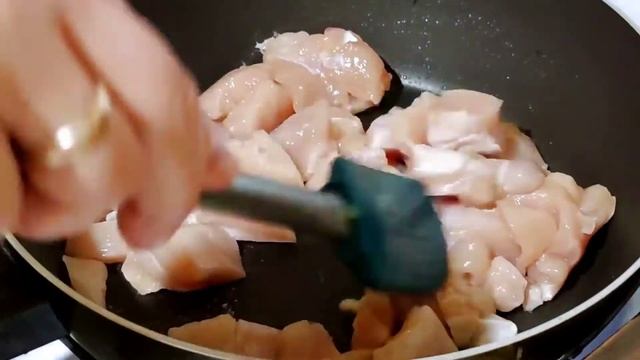 куриное мясо с грибами в сметанном соусе /вкусный быстрый ужин ! всегда получается очень вкусно смотреть онлайн