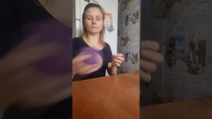 Взбалтываю коктейль в шейкере на молоке