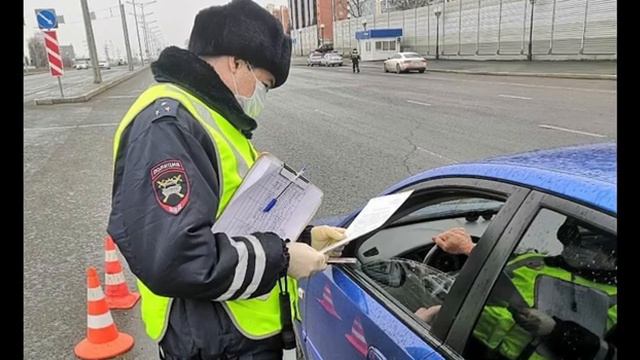 Наглый ДПСник забрал мои документы и угрожал штрафом. После моей коронной фразы мне сразу верну. смотреть онлайн