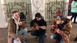 ЛNЗА поёт в переходе Екатеринбурга