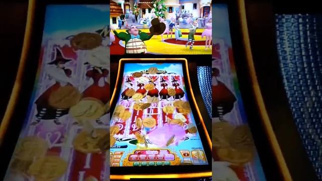 AMAZING Full Screen WILDS - Wizard of Oz Slot Machine! #shorts