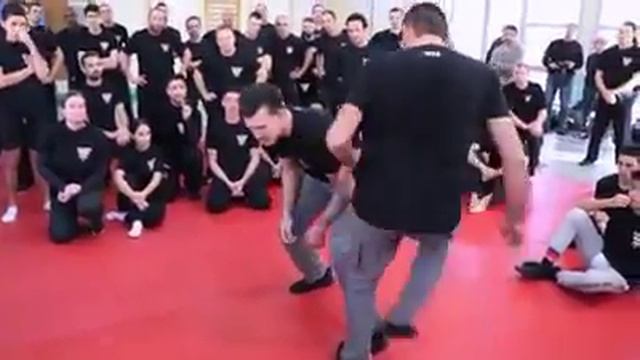 Старик учит качков