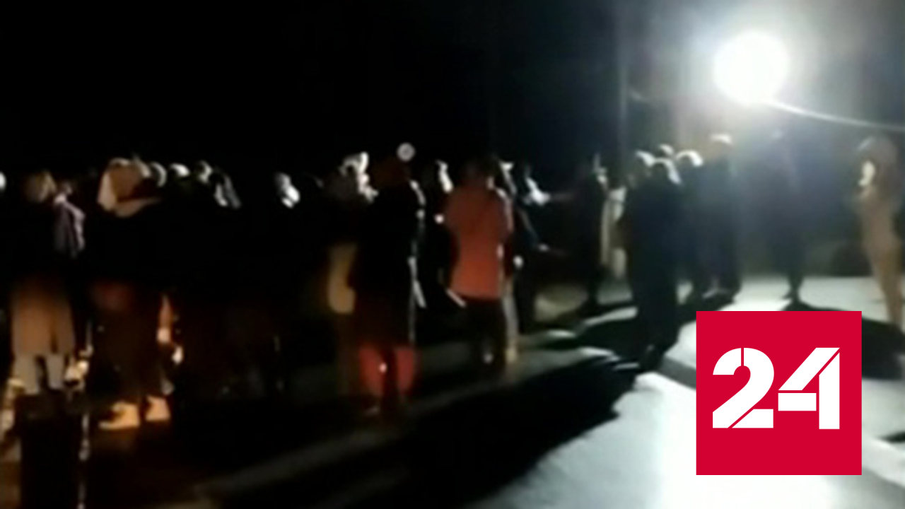 Украинские пограничники не пропускают пассажирские автобусы в Польшу - Россия 24