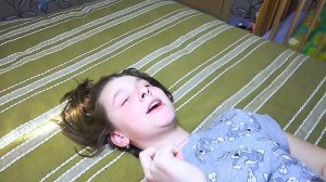 ВЫГНАЛИ сестру ИЗ КОМНАТЫ, ГДЕ ЕЙ ТЕПЕРЬ ЖИТЬ????