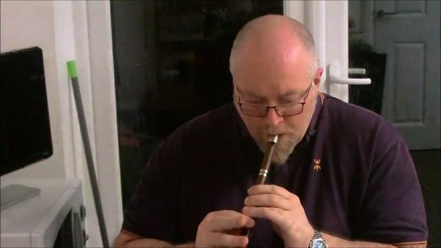 Mac Maghnuis Whistles смотреть онлайн